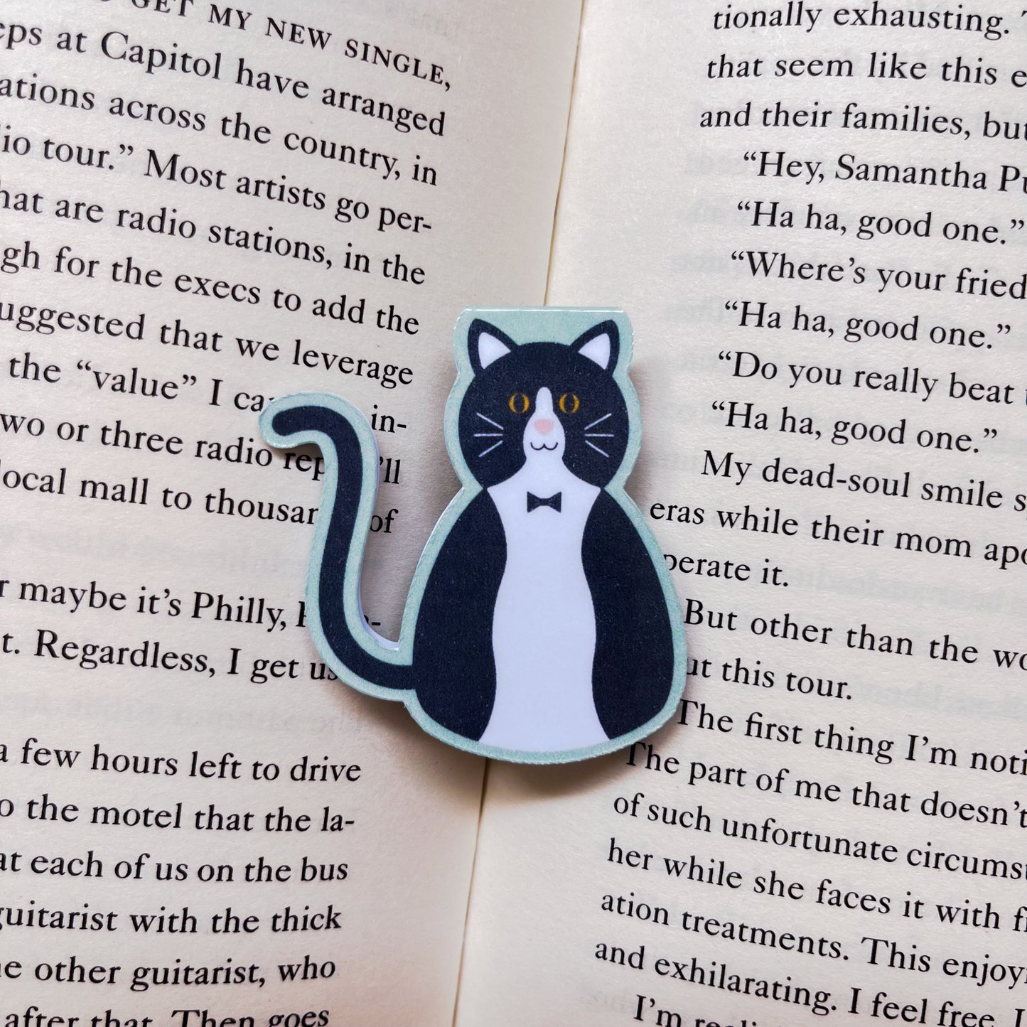 Tuxedo "Bowie" Kitty Magnetic Bookmark