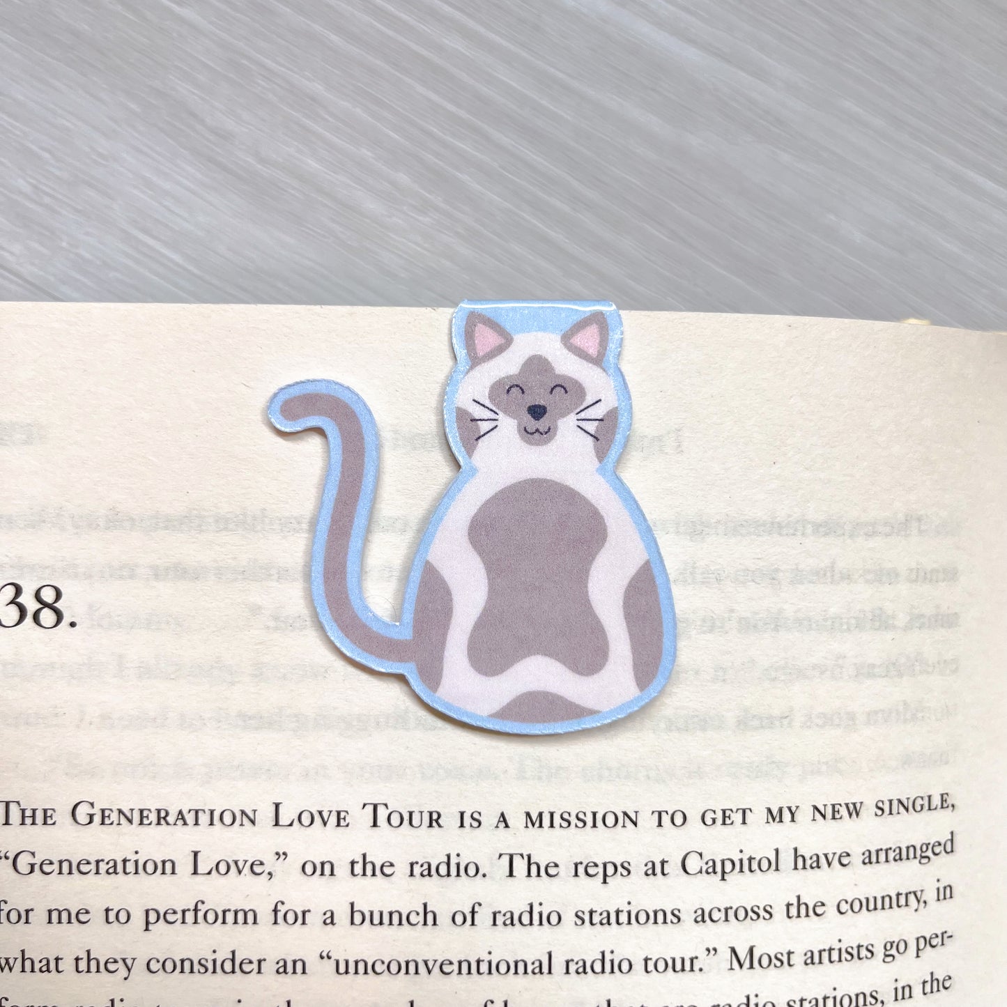 Brown "Alfie" Kitty Magnetic Bookmark